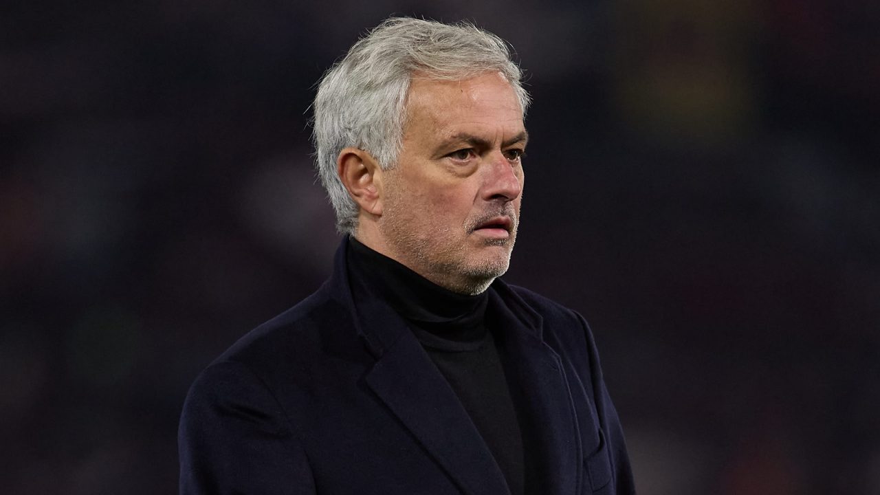 jose-mourinho-reveals-team-hed-like-to-win-2023-24-premier-league-1280x720.jpg