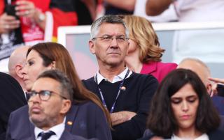 bayern-president-sings-kompanys-praises-unbelievably-attractive-football.jpg