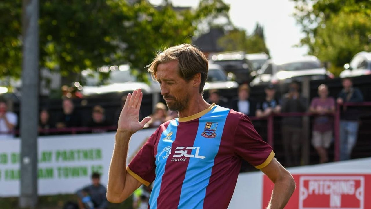 Peter Crouch busts out robot celebration in iconic mascot appearance